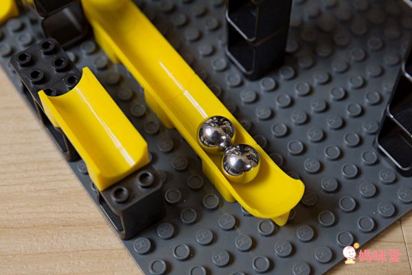 德國 HUBELiNO - pi系列軌道積木-70pcs(高斯大砲+基礎顆粒+軌道套件)