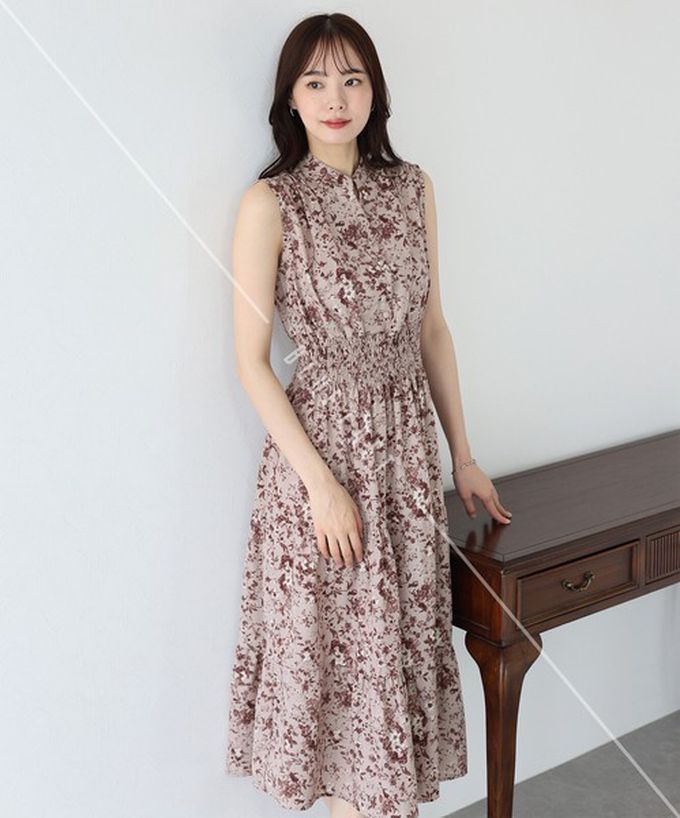 日本 BLUE EAST - 接觸冷感 縮腰顯瘦立領無袖洋裝-線條-黑 (M)