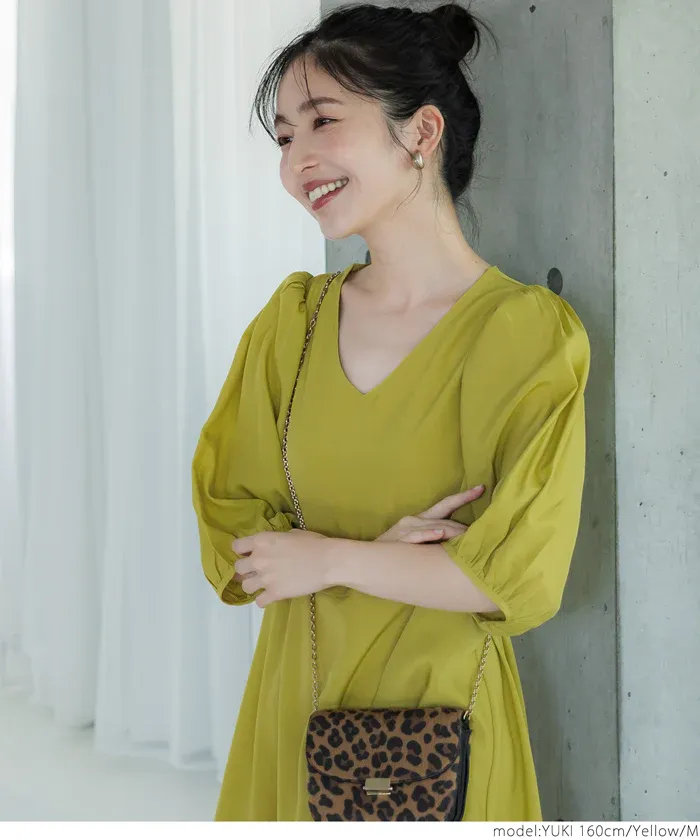 日本 COCA - 顯瘦V領收腰五分袖洋裝-米杏