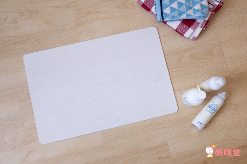 森呼吸 矽藻土吸水踏墊 3秒瞬吸！