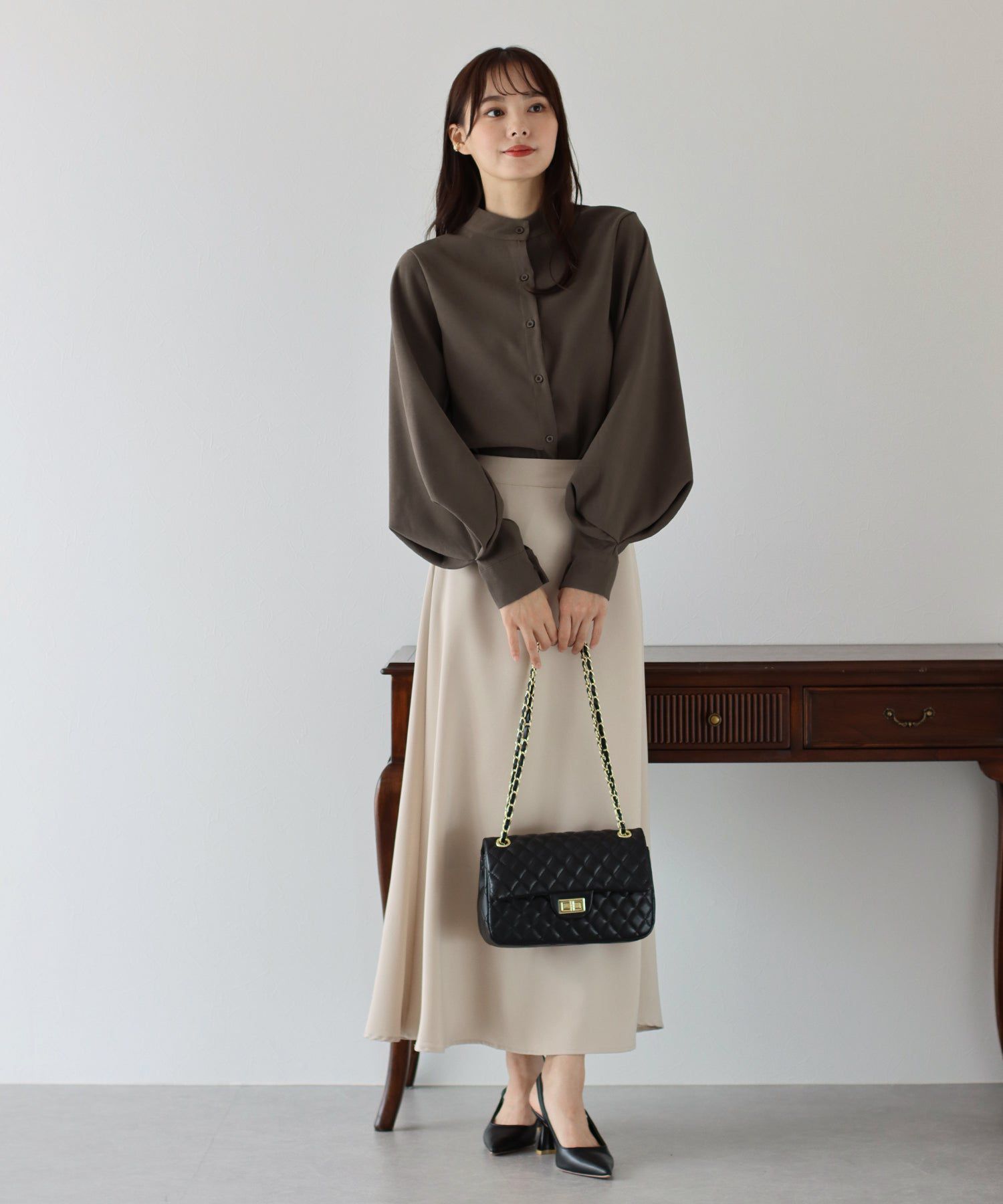 日本 BLUE EAST - 知性小立領氣球長袖襯衫-淺粉