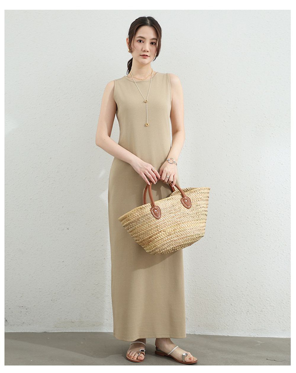 百搭圓領修身長洋裝-無袖款-卡其