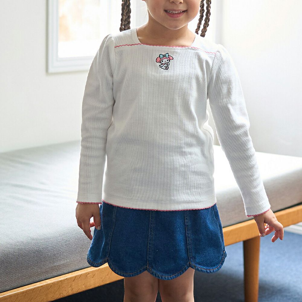 聯名款 小巧刺繡氣質方領長袖上衣-卡通人物美樂蒂-白