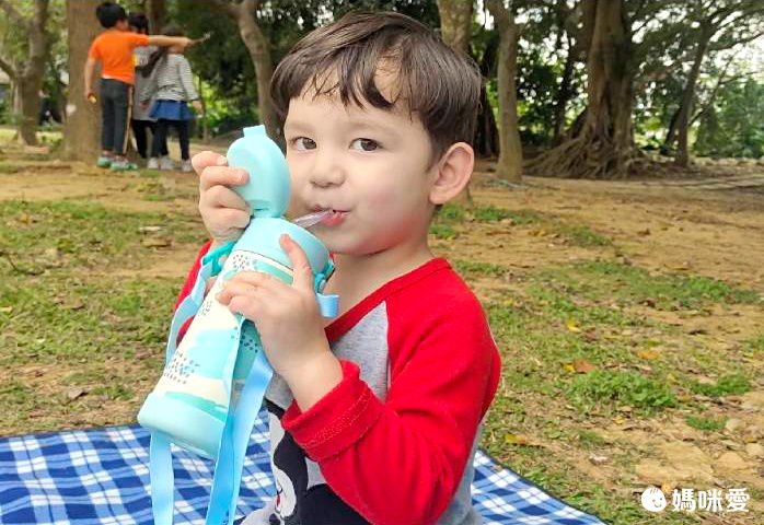 Nuby - NUBY純鈦兒童保溫杯(細吸管/附背帶)_380ml