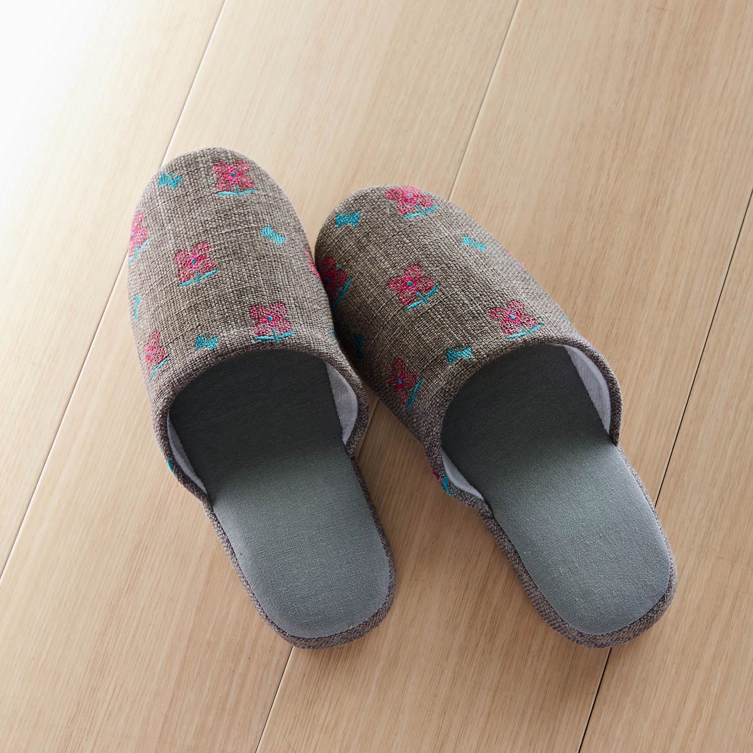 日本千趣會 - 北歐風 棉麻刺繡舒適室內拖-花朵-米