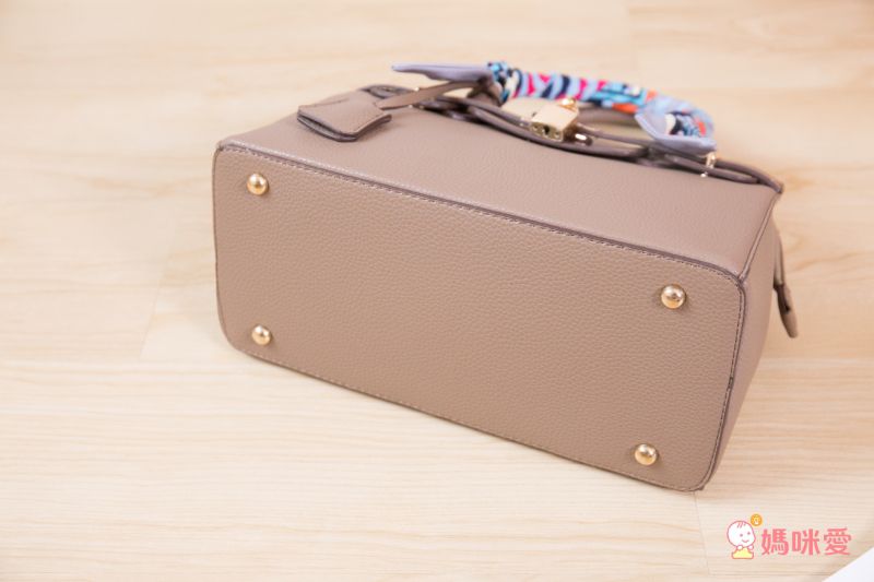 ★ 日本空運金釦絲巾包 #全團免運 ★