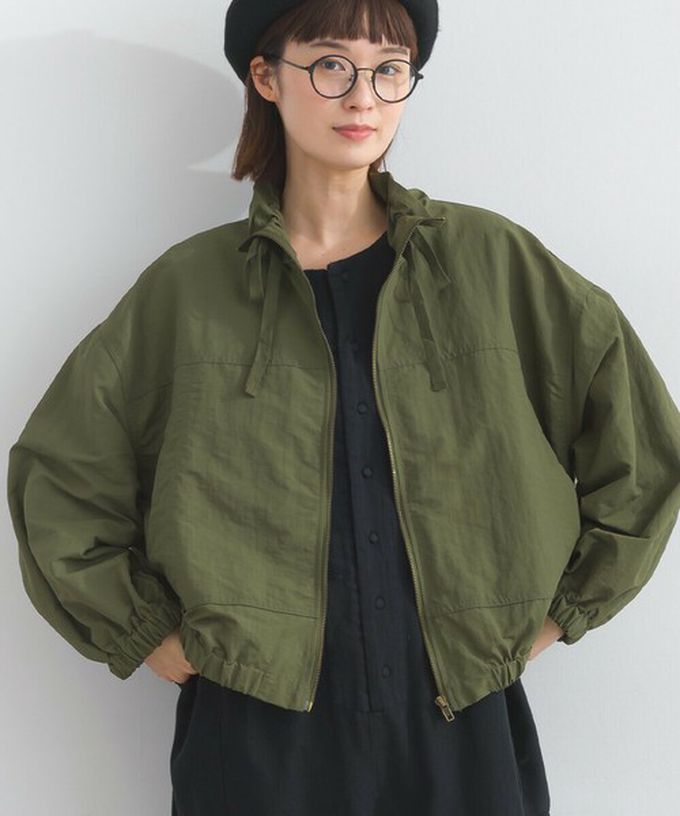 日本 Lupilien - 輕盈俏麗特色領尼龍短版薄外套-軍綠