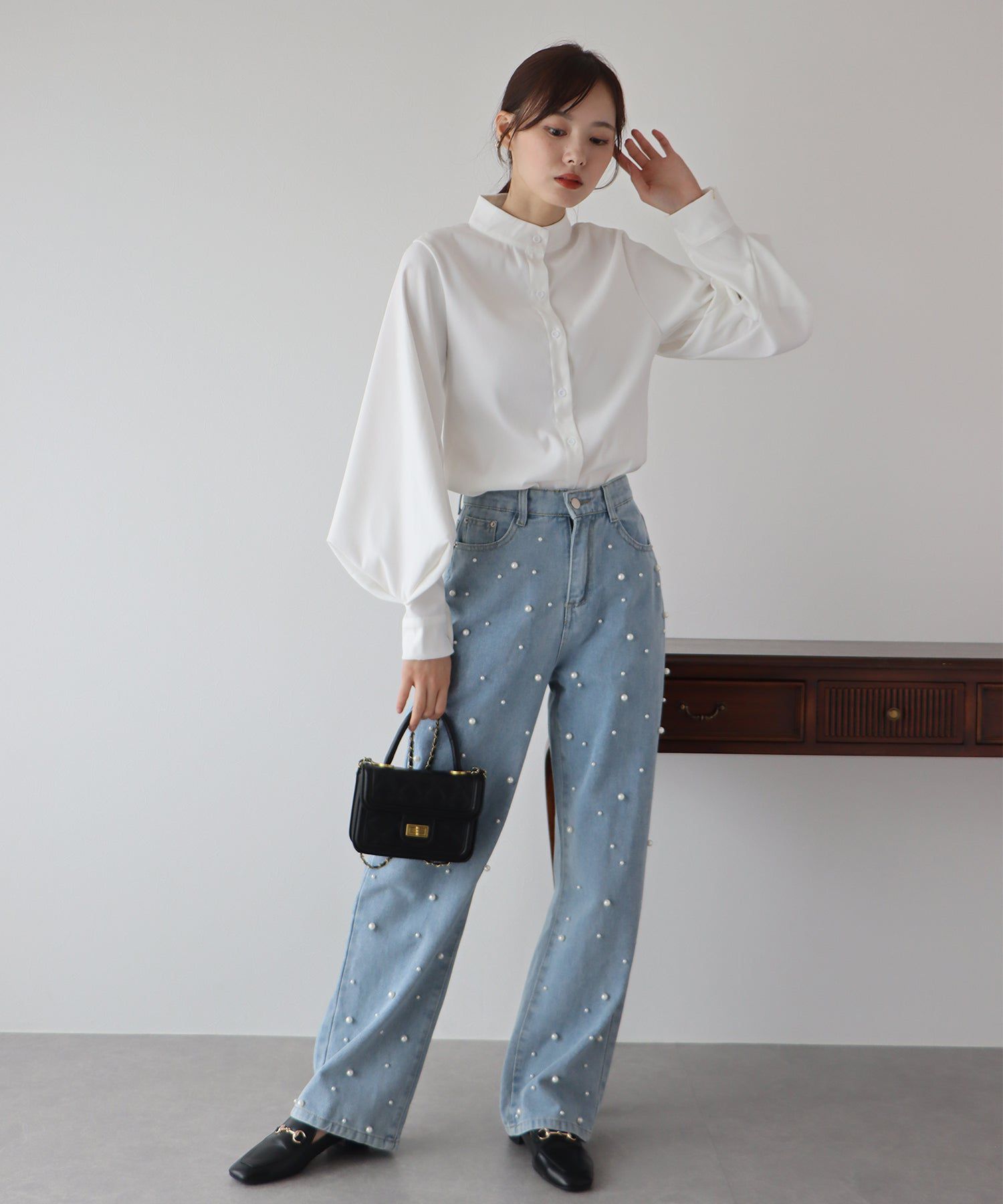 日本 BLUE EAST - 熱銷款 時尚珍珠點綴牛仔褲-B款-靛藍