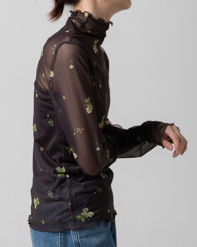 日本 gleam - 優雅小花木耳邊透膚高領長袖上衣-咖啡x黃花