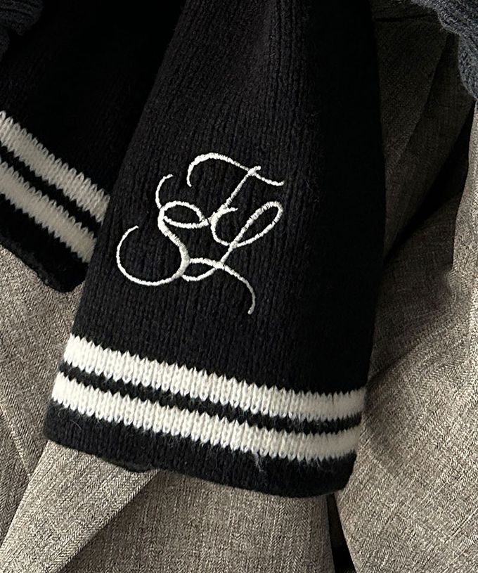 日本 Classical Elf - 學院風logo優雅素色圍巾-黑