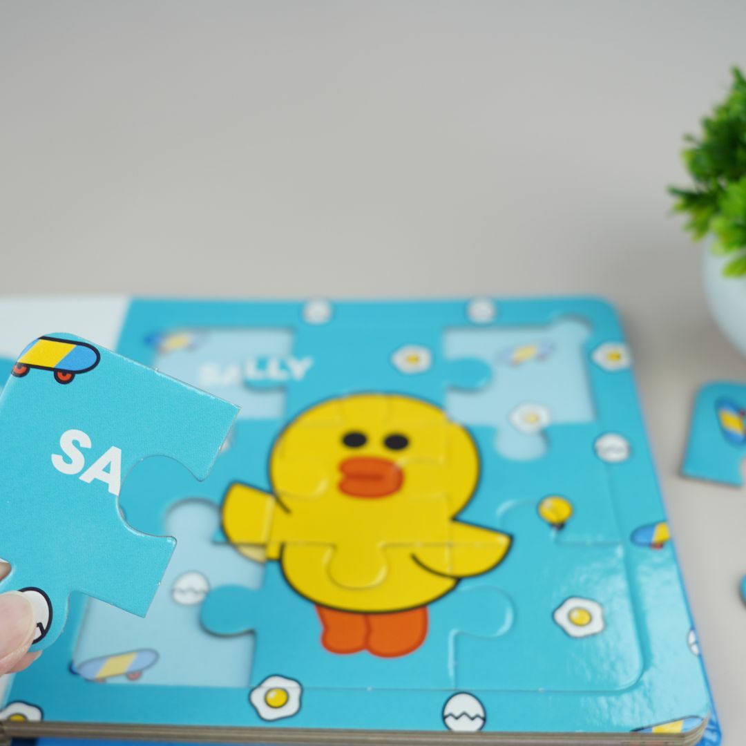 LINE FRIENDS系列小寶貝認知拼圖書-五彩繽紛的顏色 (點讀版)~4-16片進階式幼兒拼圖-單本厚紙拼圖書