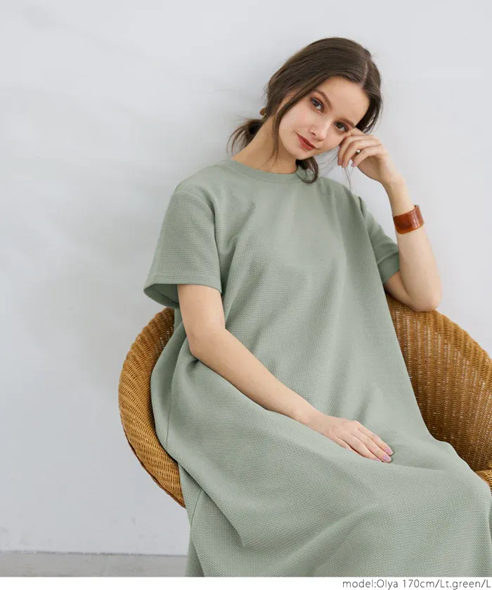 日本 COCA - 速乾彈性 修身圓領短袖洋裝-黑