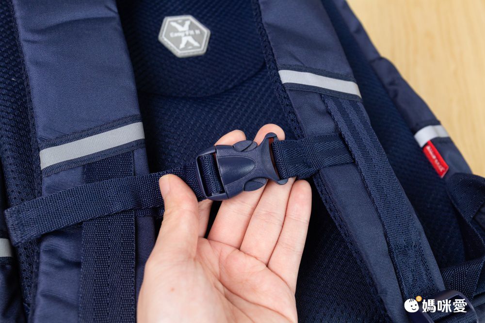 學院風卡通大容量減壓護脊書包-卡通人物鋼鐵人-黑色 (建議110-135cm)-30x19x37cm