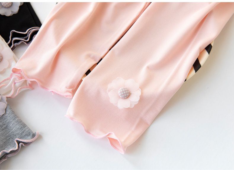 FANMOU - 莫代爾透氣七分內搭褲-甜美花朵-灰色-滾邊顏色隨機