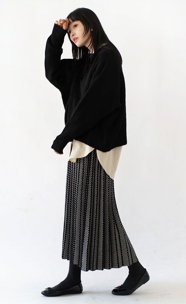 日本 zootie - 針織線條俐落感百摺長裙-黑白系