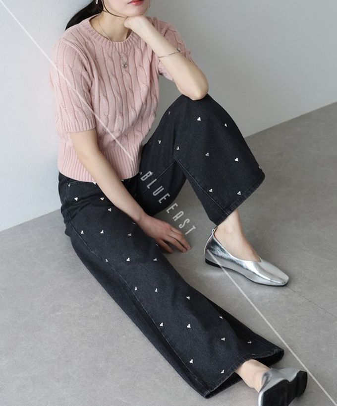 日本 BLUE EAST - 滿版愛心鉚釘高腰丹寧寬褲-淺藍