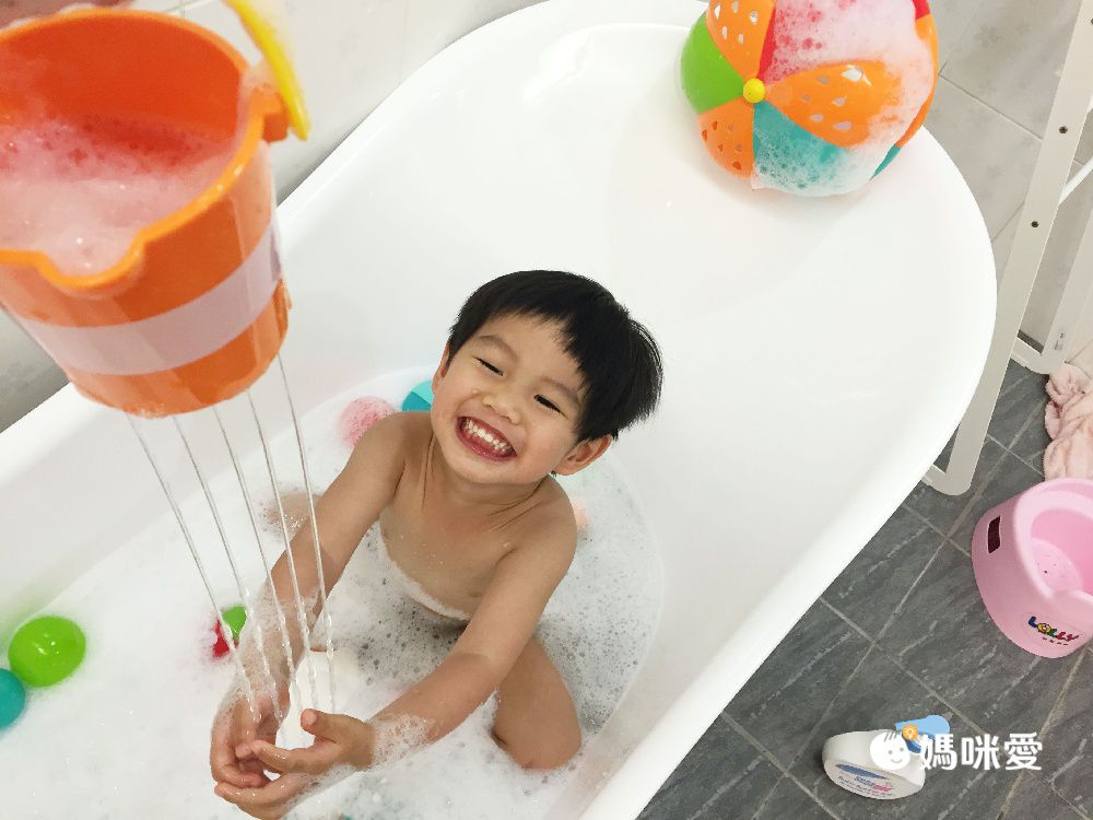浴室秒變水上樂園【德國 Hape】戲水玩具，孩子愛上洗澡的魔法