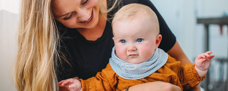 美國 Bazzle baby - 寶寶脖圍圍兜-繽紛愛心 (41*20cm/1入)