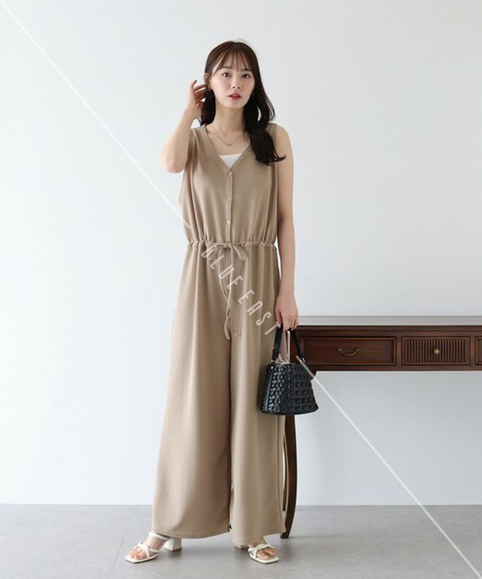 日本 BLUE EAST - 韓國製 簡潔迷人V領無袖連身褲-黑