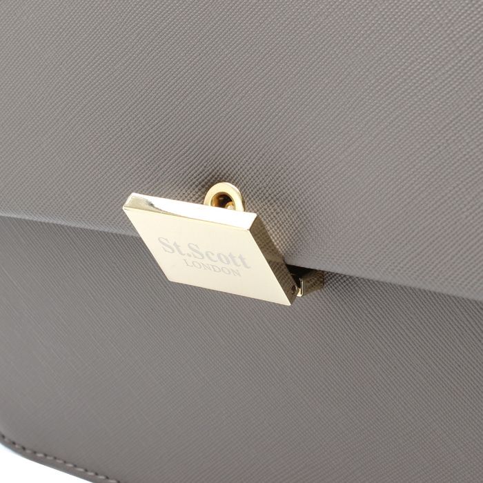 Saint Scott - Irina金鍊掀蓋硬殼包-灰