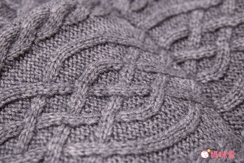 日本 AUBE - 30%羊毛混針織保暖圍巾-深灰