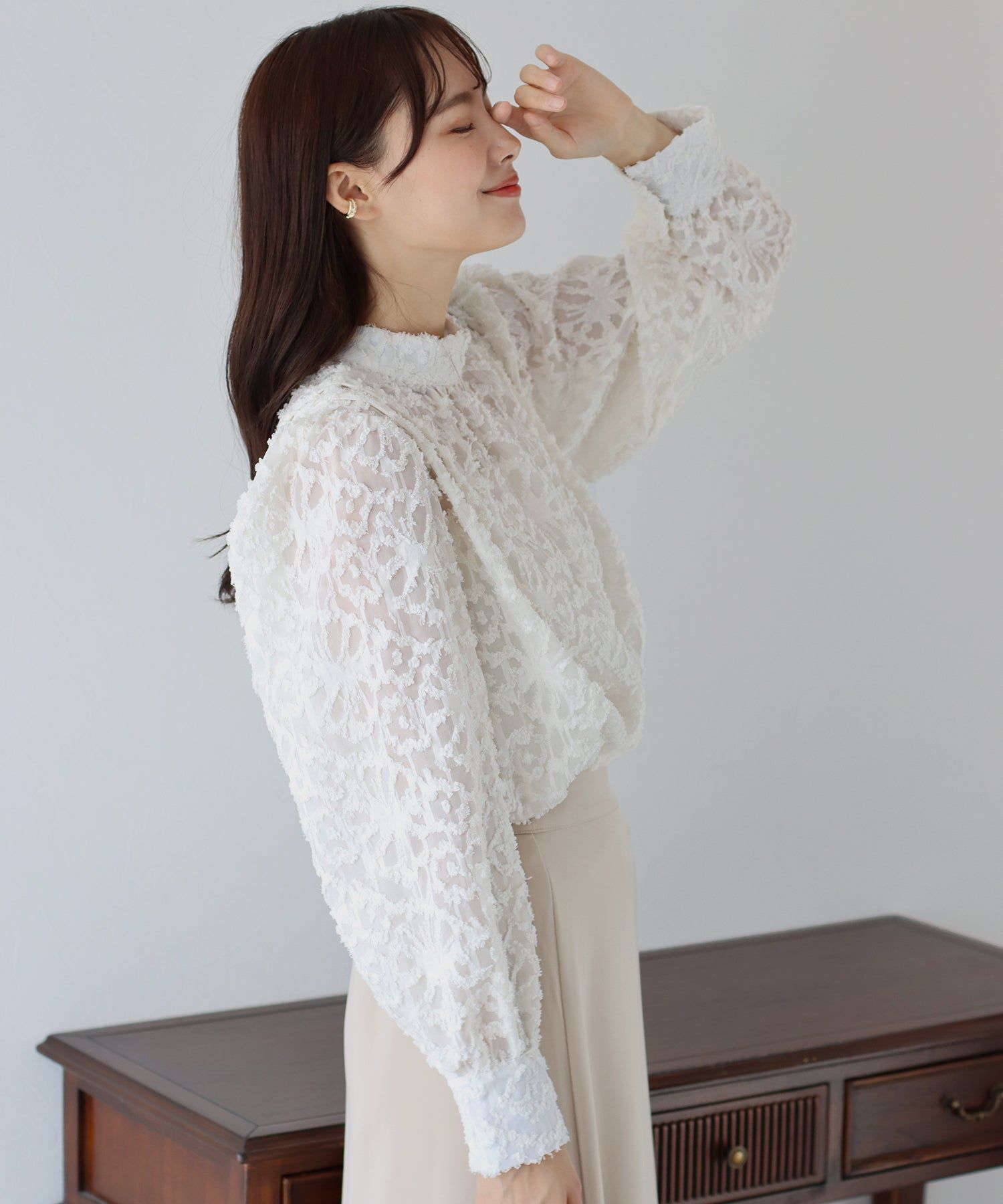 日本 BLUE EAST - 歐風浪漫花朵氣球長袖襯衫-奶茶