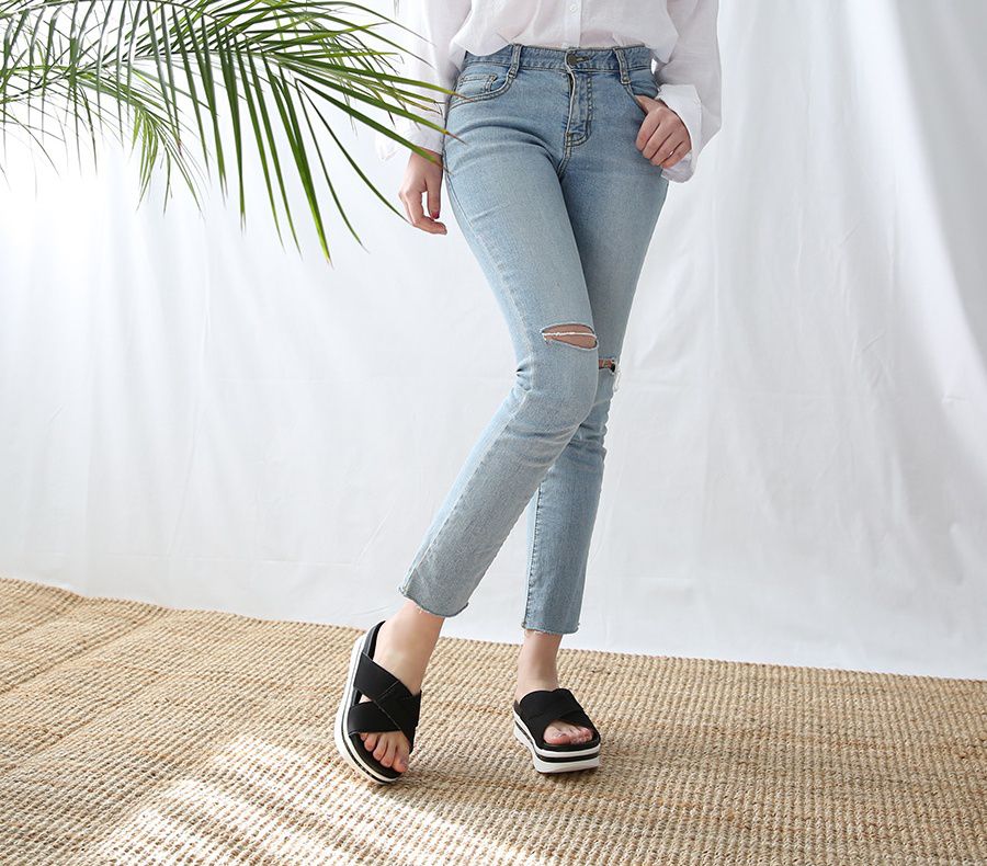 韓國 Dangolunni - 寬版交叉輕量厚底拖鞋-黑