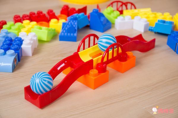 3 in 1 益智積木學習桌 ✖ 軌道滾球積木【獨家現省優惠】↗