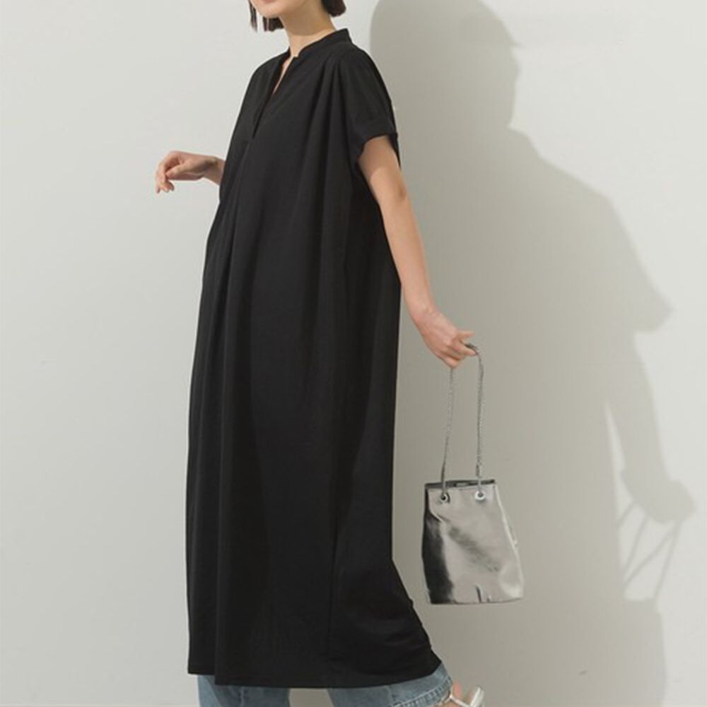 接觸涼感 V領打褶俐落短袖洋裝-黑