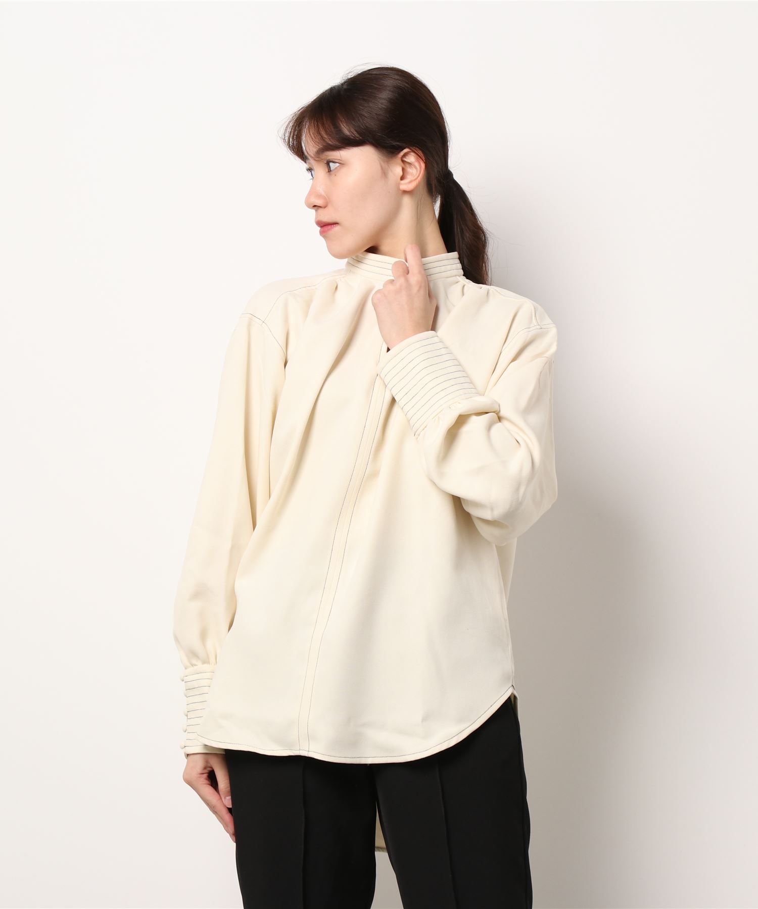 日本 Riche Glamour - 撞色排釦圓弧衣襬小中山領上衣-褐杏