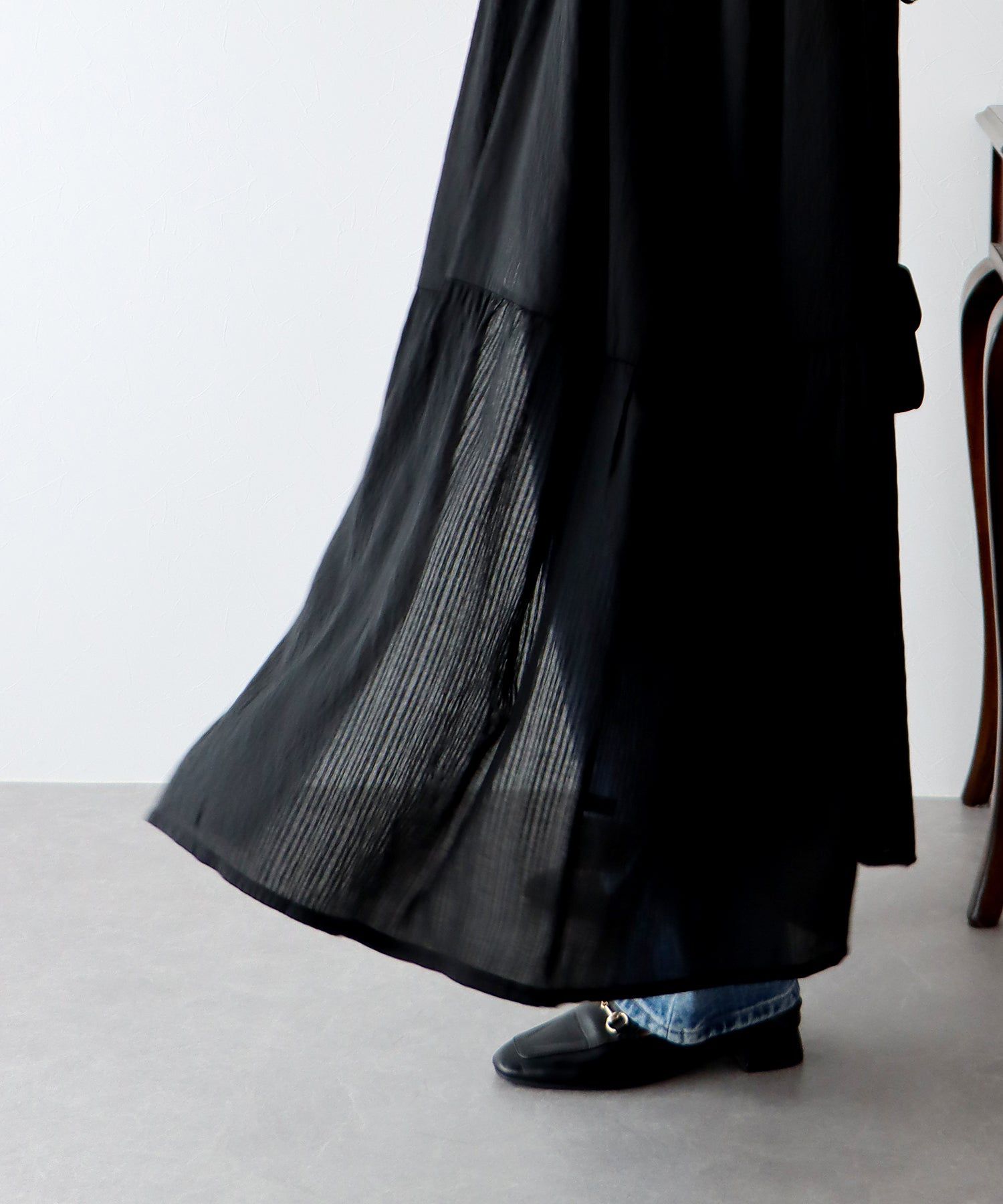 日本 BLUE EAST - 楊柳文藝抽繩長版襯衫-米杏