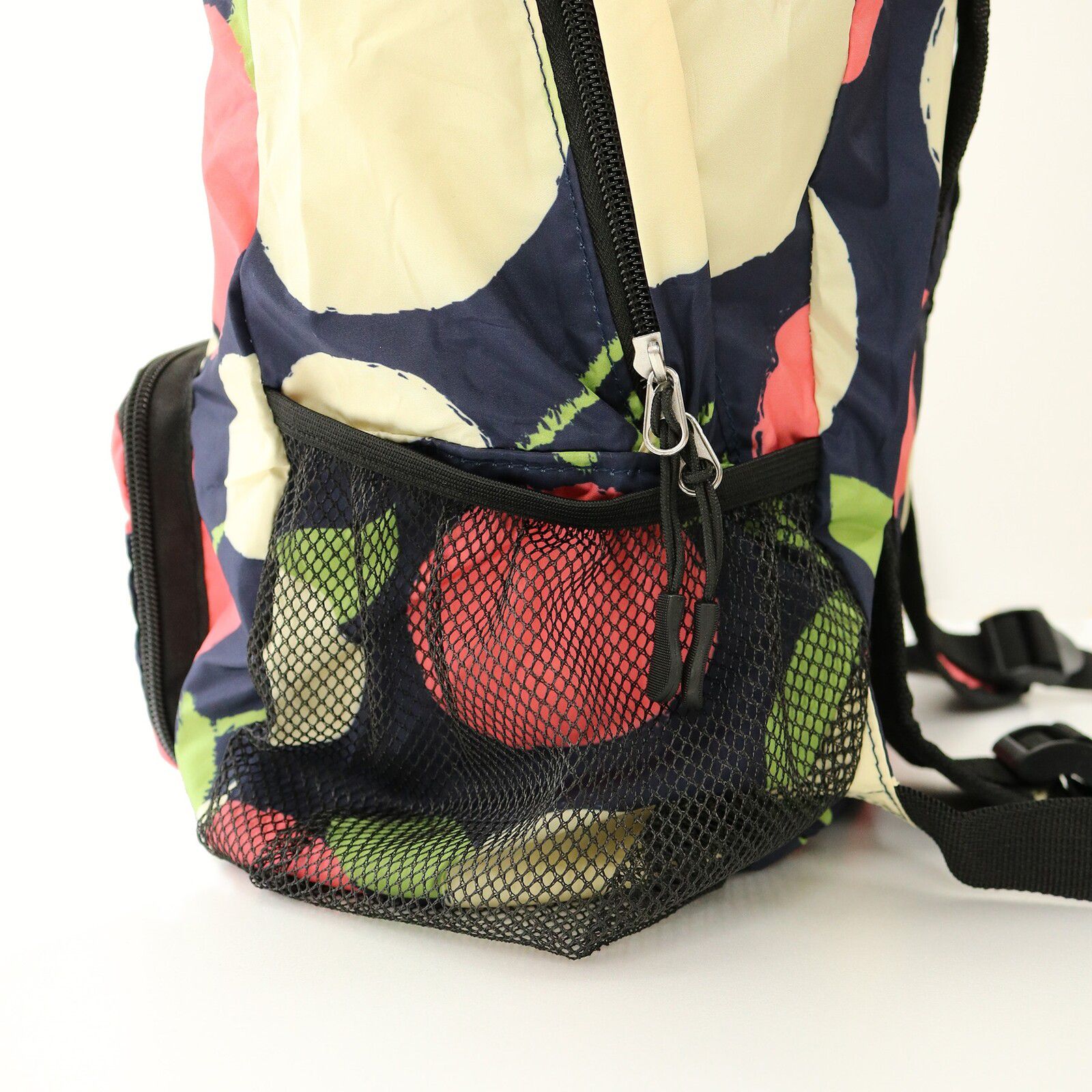 日本 nifty colors - 可收納防潑水輕量後背包-橄欖物語-黑 (41x30x15cm(18L))