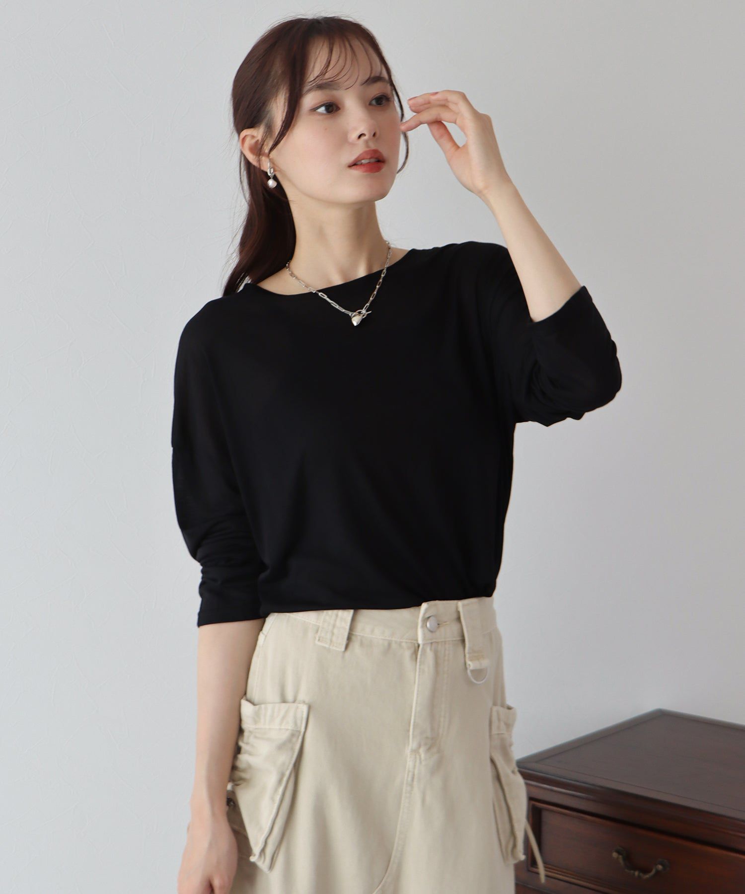 日本 BLUE EAST - 柔軟薄透落肩長袖上衣-粉