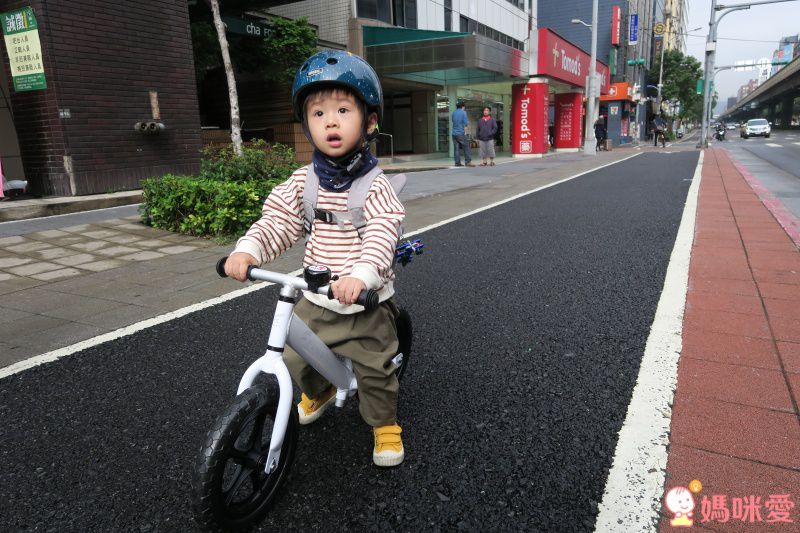 美國 Bazzle baby - 寶寶脖圍圍兜-繽紛愛心 (41*20cm/1入)