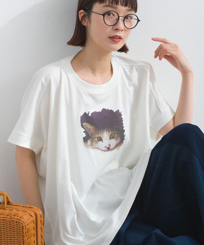 日本 Lupilien - 療癒休閒感落肩長版T恤-貓咪照片-白
