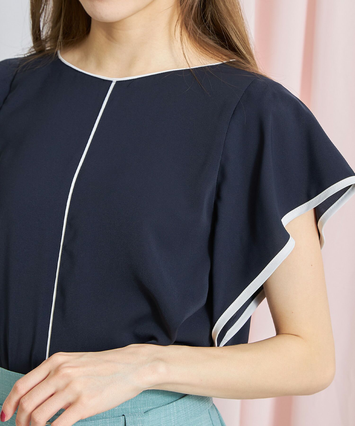 日本 tocco-closet - 撞色滾邊波浪袖上衣-天使白