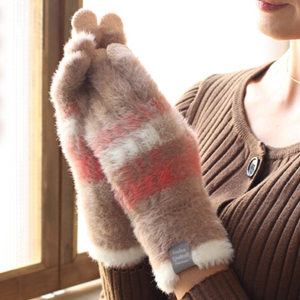 保濕加工 毛海感漸層色系手套(可觸控)-摩卡粉