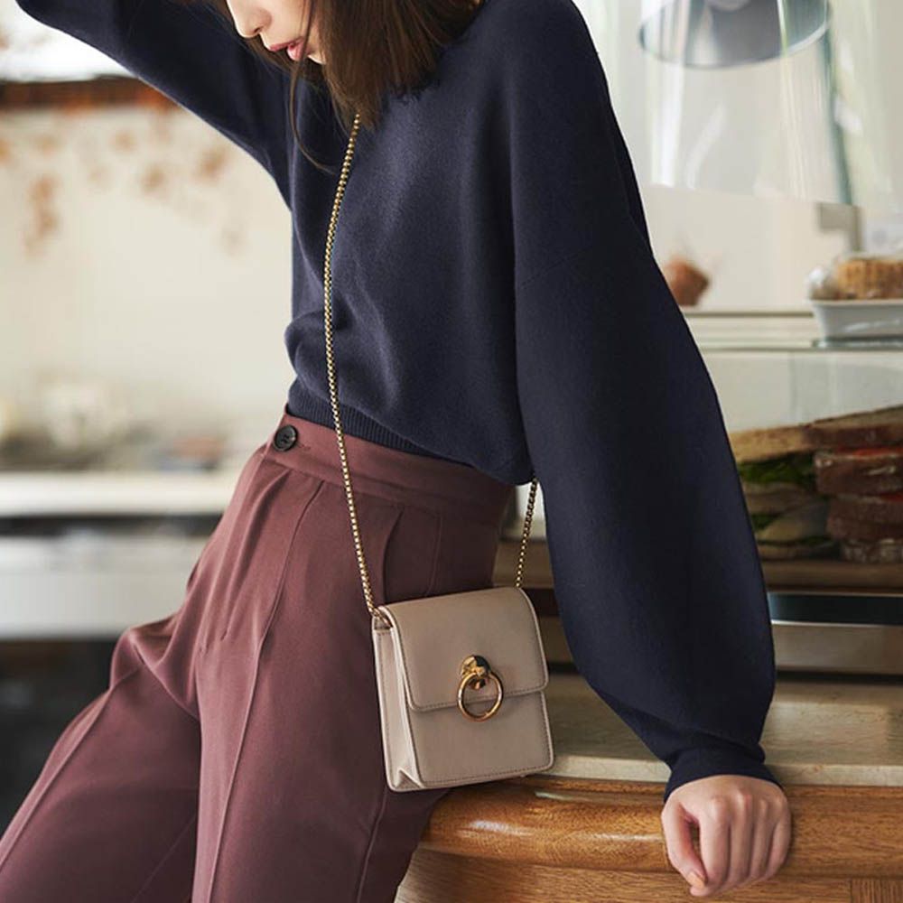 顯瘦V領簡約針織長袖上衣-海軍藍 (F)