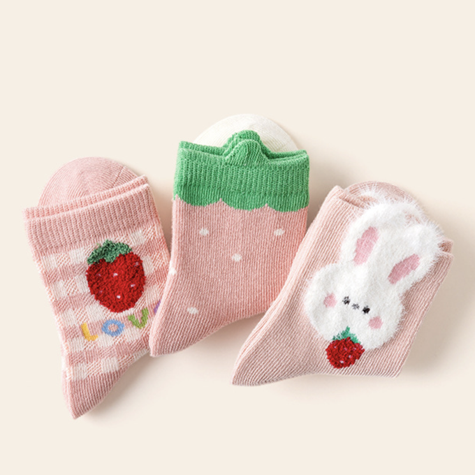 love, charlotte - 秋冬季甜甜草莓小兔子中筒棉襪-5 雙一組