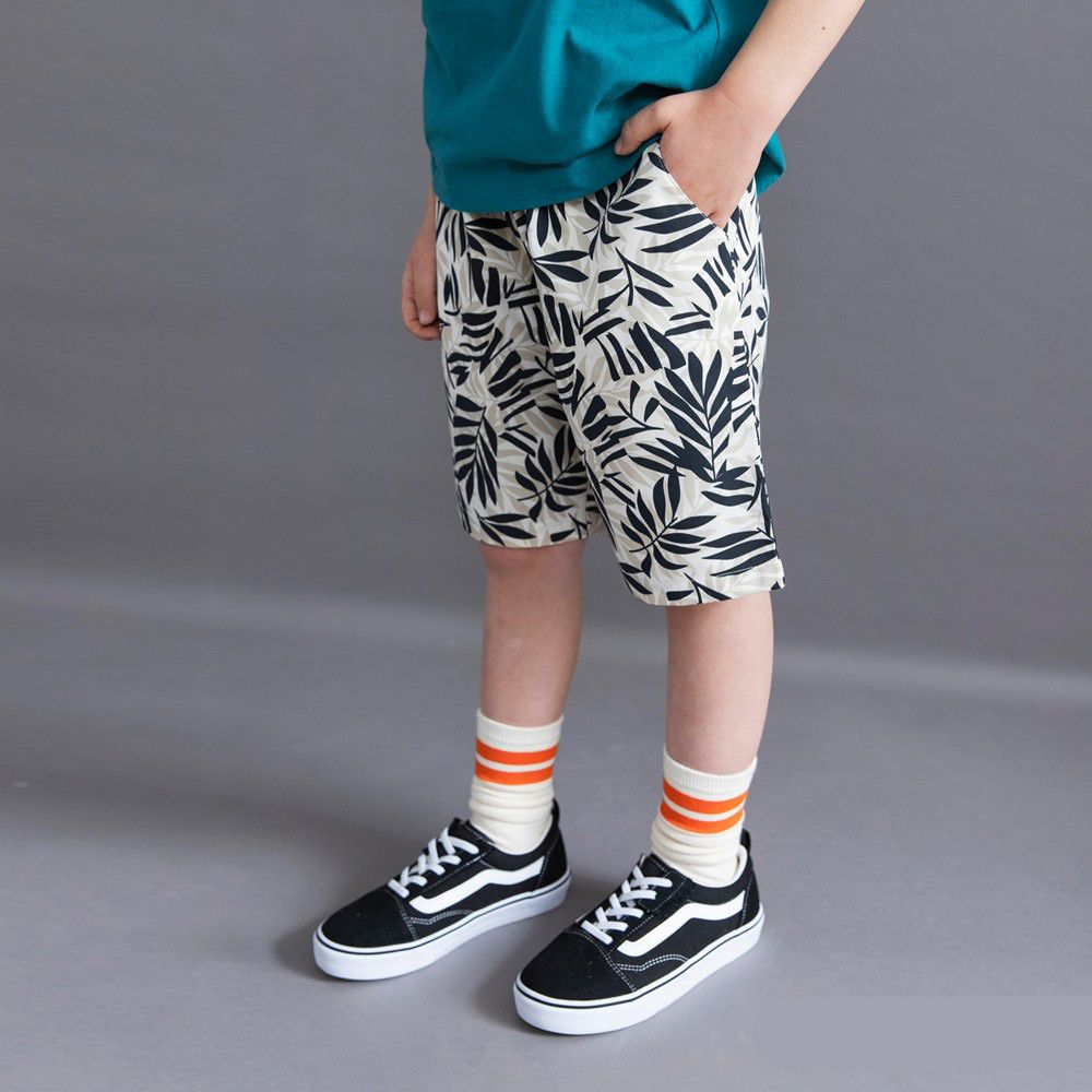 挺版帥氣百搭五分褲-葉片-象牙白