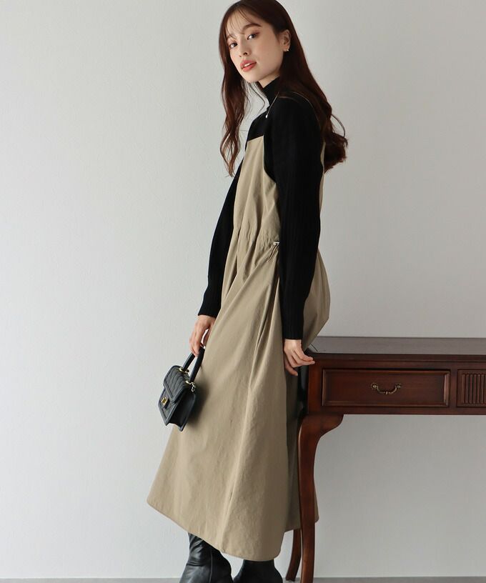 日本 BLUE EAST - 工裝風抽繩縮腰吊帶裙-卡其