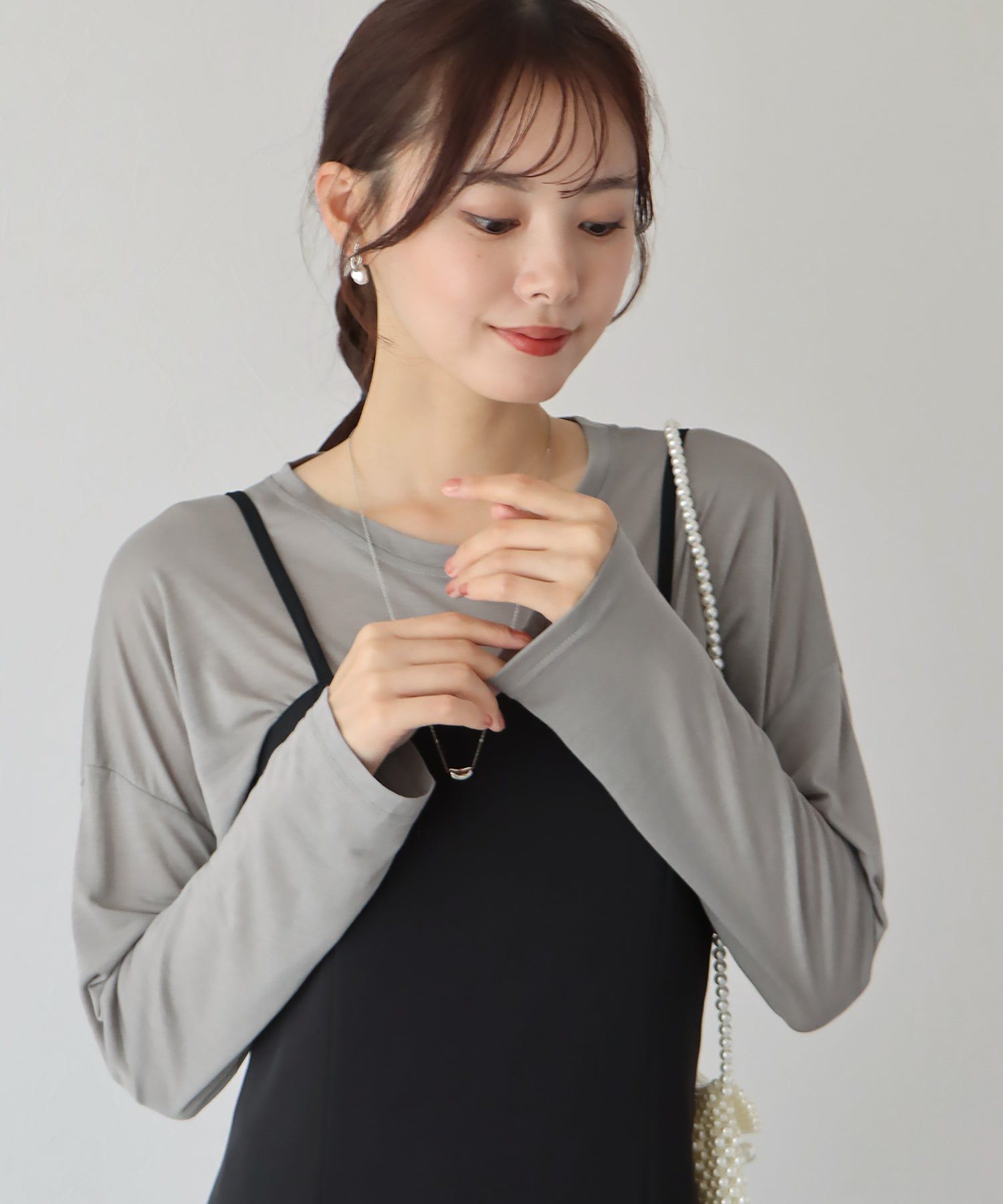 日本 BLUE EAST - 柔軟薄透落肩長袖上衣-粉