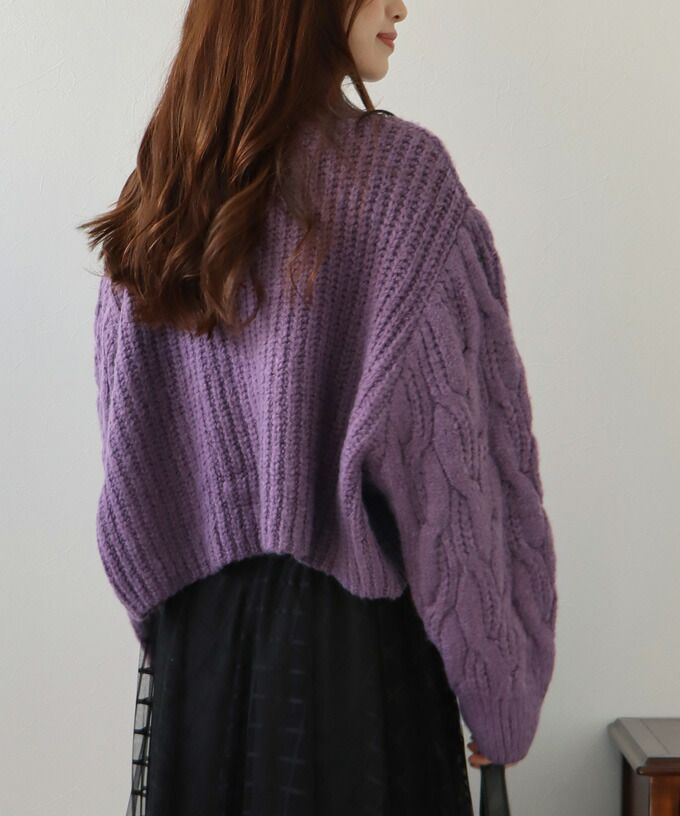 日本 BLUE EAST - 高領麻花編泡泡袖短版毛衣-象牙杏