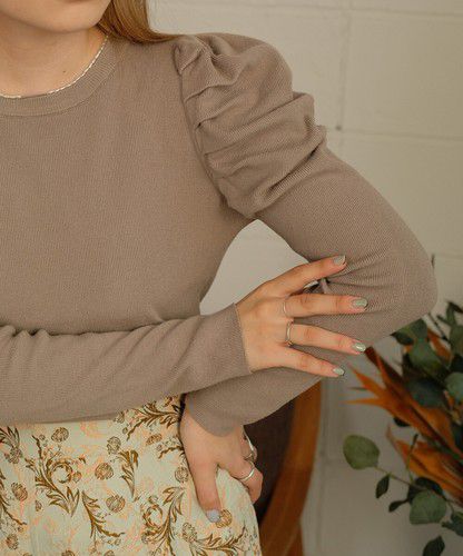 日本 Bou Jeloud - 高雅羊腿袖針織上衣-淺卡其