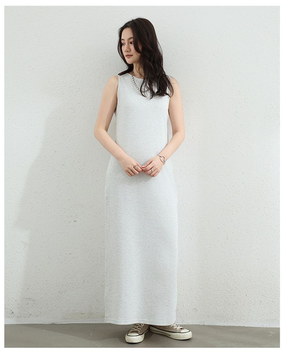 百搭圓領修身長洋裝-無袖款-淺灰