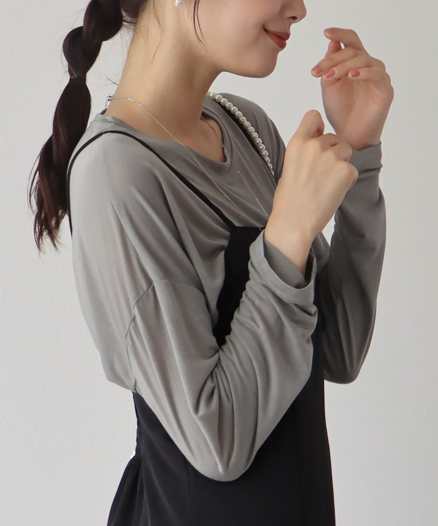 日本 BLUE EAST - 柔軟薄透落肩長袖上衣-粉