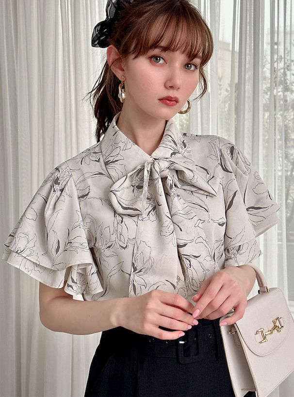 日本 GRL - 花朵線條蝴蝶結雪紡短袖上衣-簡約黑