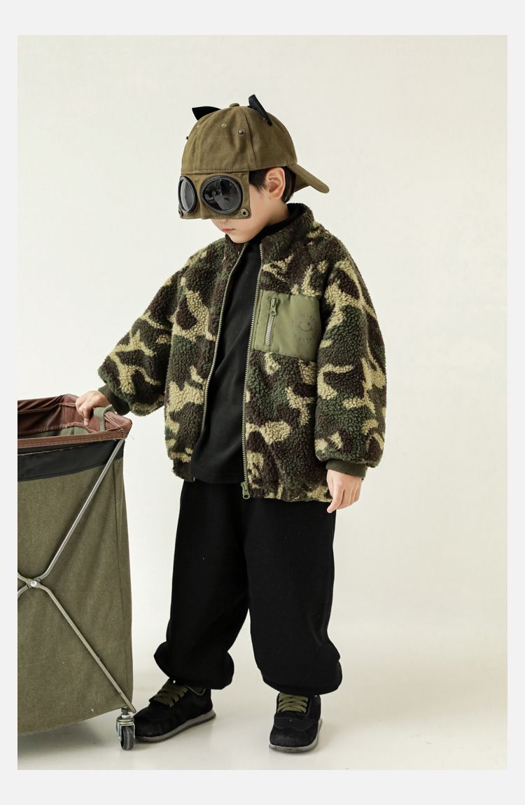 TONGMO - 帥氣羊羔絨立領迷彩長袖外套-綠色