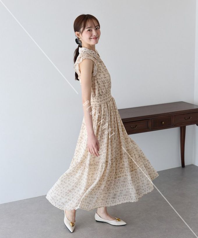 日本 BLUE EAST - 甜美雪紡束腰小荷葉短袖洋裝-碎花-米杏 (M)