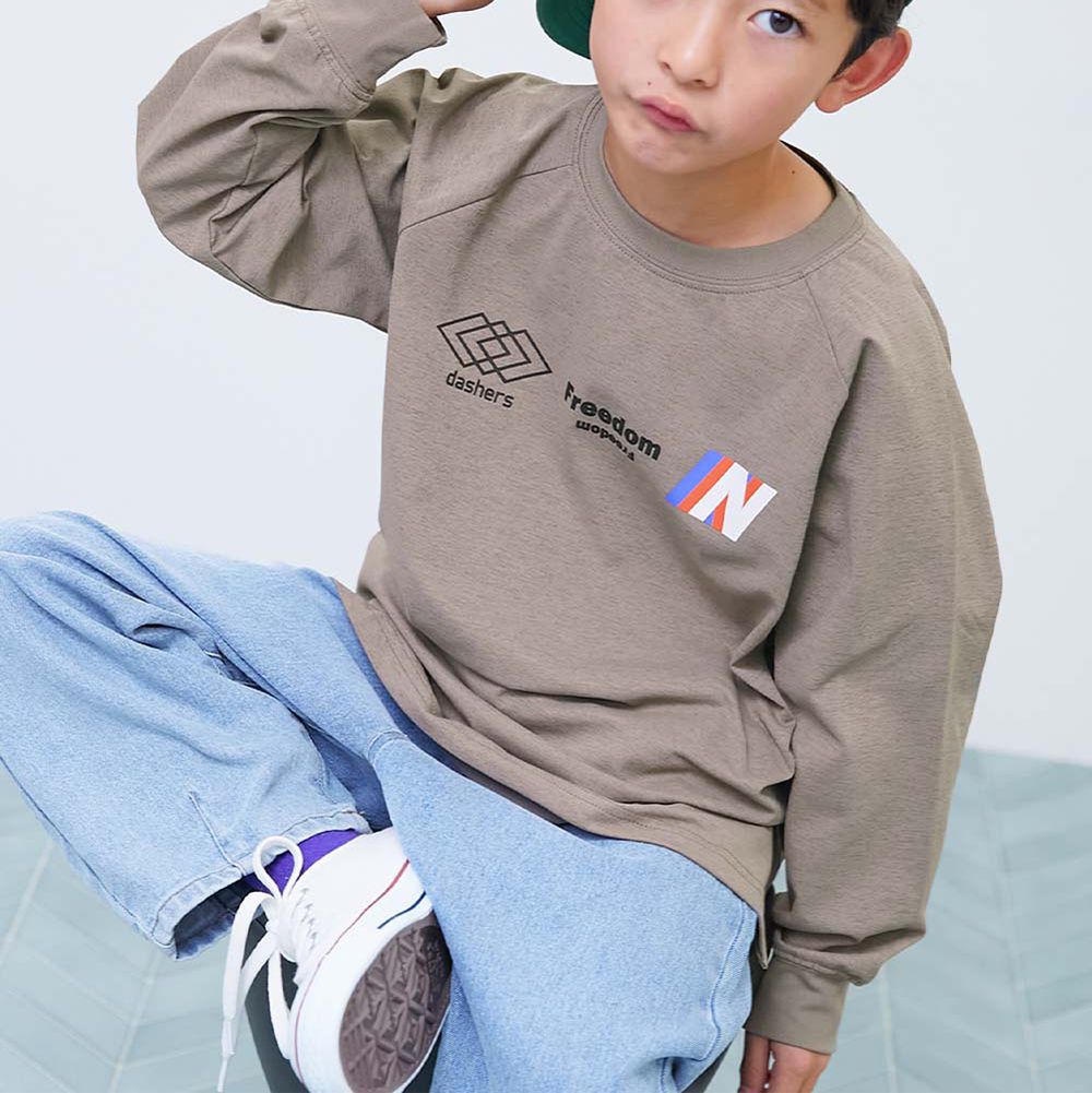 [快乾防皺] 簡約運動風長袖上衣-胸前徽章-卡其棕